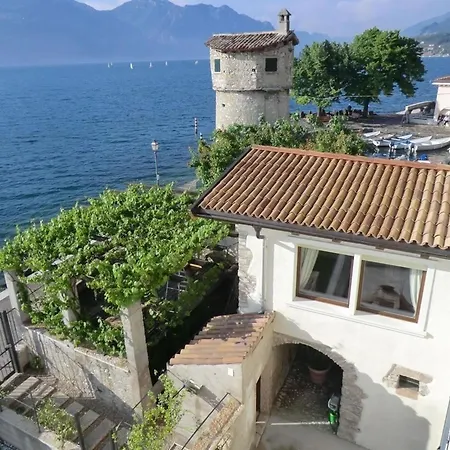 Traumhafter Rustico Direkt Am Ufer Des Gardasees Assenza di Brenzone